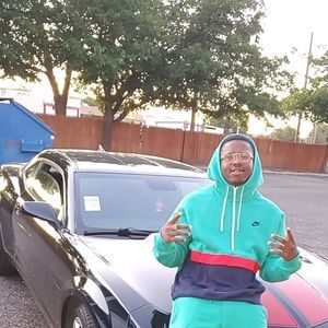 Meet your Posher, Dee